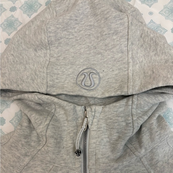 Lululemon Full-Zip Cropped Scuba Hoodie - Picture 2 of 8